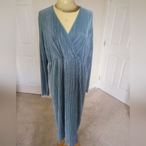 ASOS Seaform green crinkle dress. Never Been Worn.